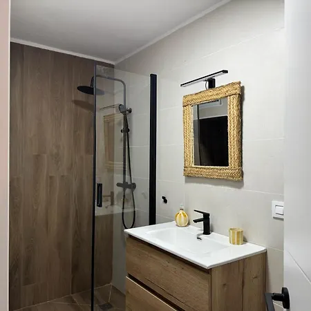 Apartmán Eras 84 *